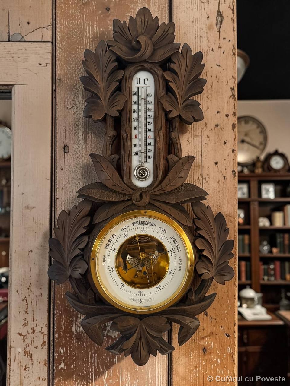 Barometru vintage cu termometru, lemn sculptat