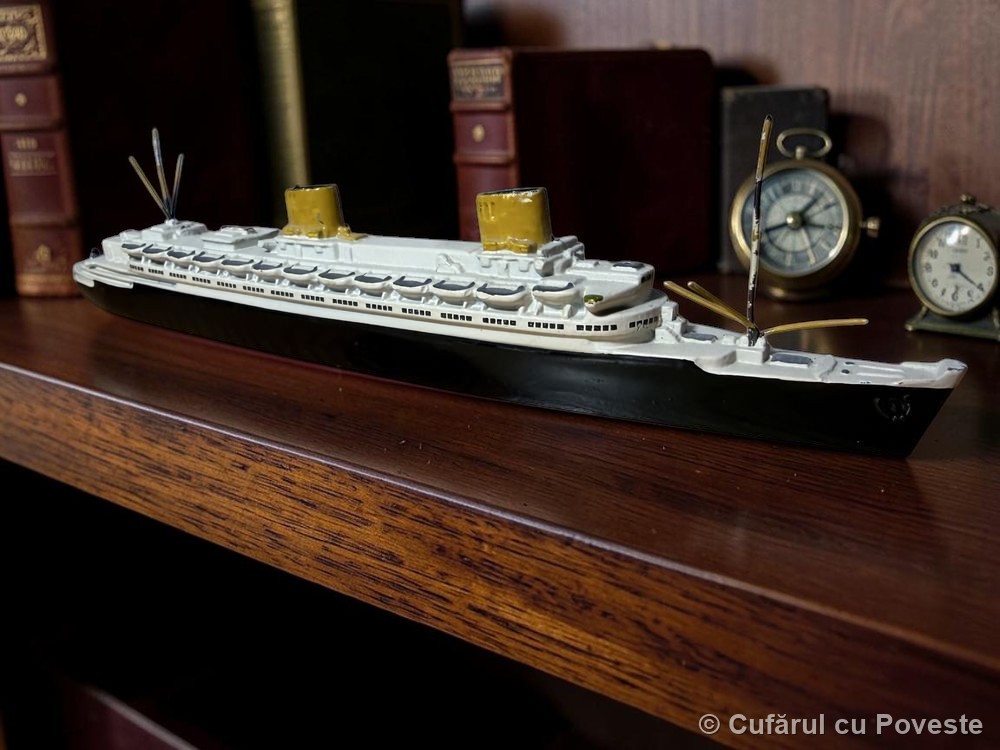 Machetă navă SS Bremen/Europa Wiking Modell 251 zinc 1:1250, anii 1930